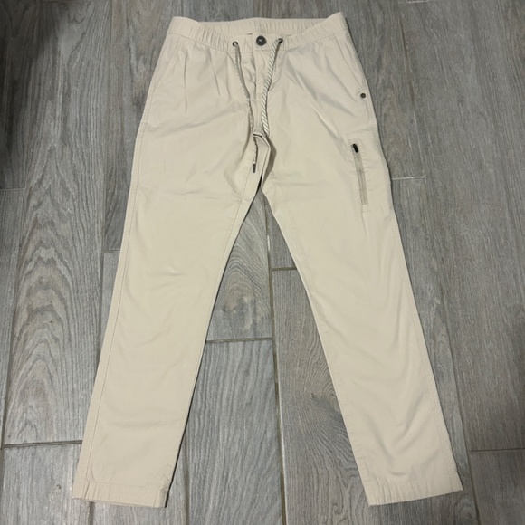 LIKE NEW! Women's Vuori Ripstop Tan Pants - SMALL - Picture 2 of 11